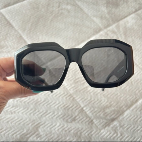 Matí Matí El Gio sunglasses like new, black