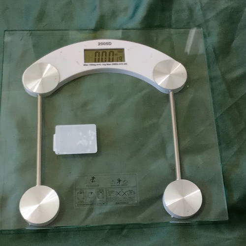 Weighing scale like new with temperature measurement