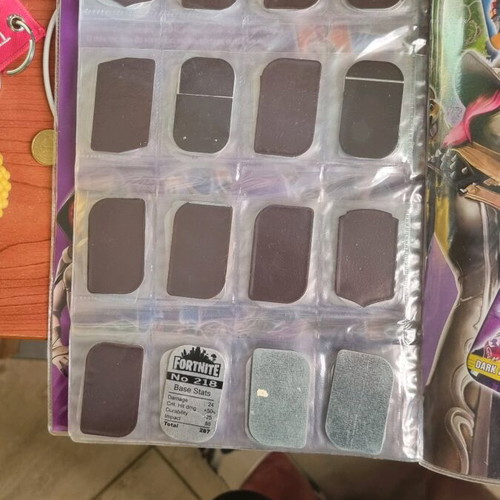 Collectible football and Fortnite albums like new, 2 pieces