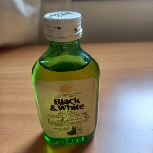 Black and White whisky miniature sealed from 1990s, new