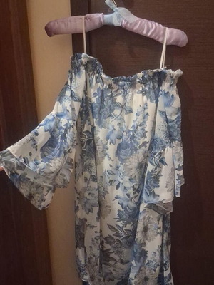 Mat Fashion Floral Off-Shoulder Dress like new, size S/M