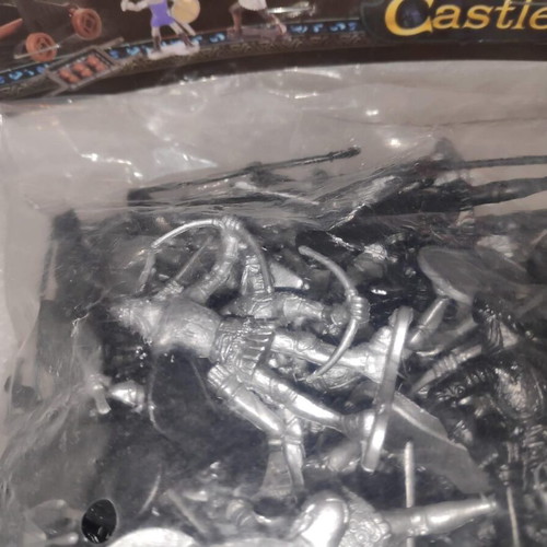 Castle set of 60 medieval knight figures miniatures diorama