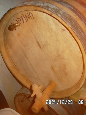Wooden oak barrel 30 liters used with stand and wooden tap