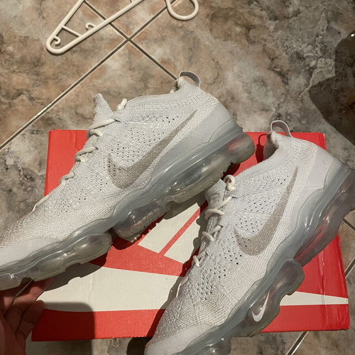 Nike Vapormax sneakers size 44 like new, white
