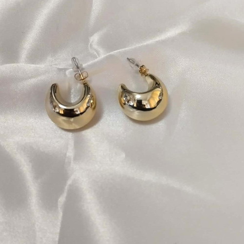 C-shaped crescent earrings new gold color synthetic material