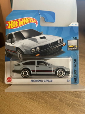 Hot Wheels Alfa Romeo GTV6 3.0 new