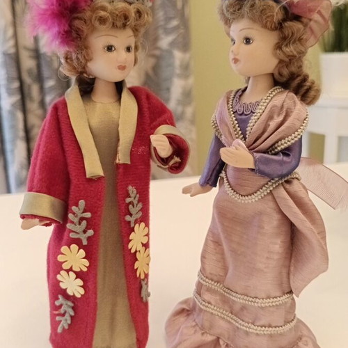 Porcelain dolls like new, 21 cm