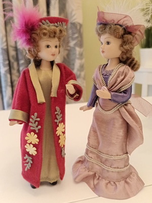 Porcelain dolls like new, 21 cm