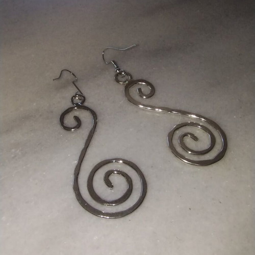Metal earrings like new