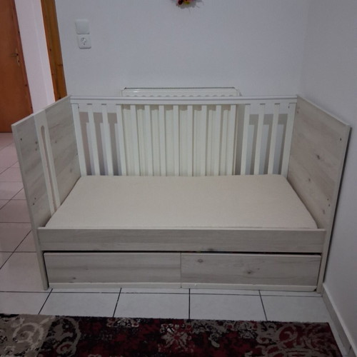 Casababy Nova Convertible Baby Cot with Drawers and Mattress like new