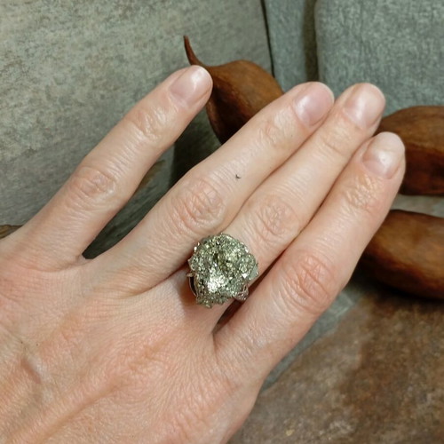 Women's ring with euhedral pyrite new, silver color