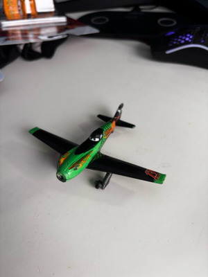 Planes Ripslinger used, from the movie Planes, missing front propeller