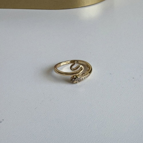 Ring like new, gold color