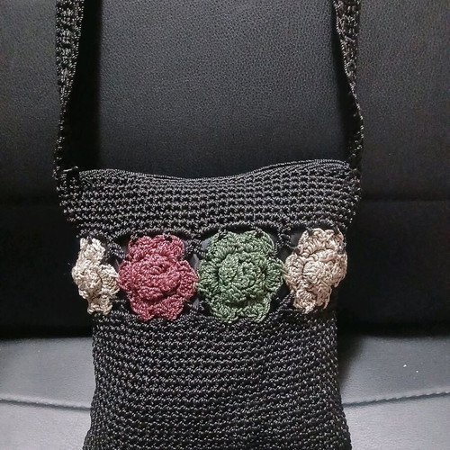Crossbody bag women new with knitted flowers black