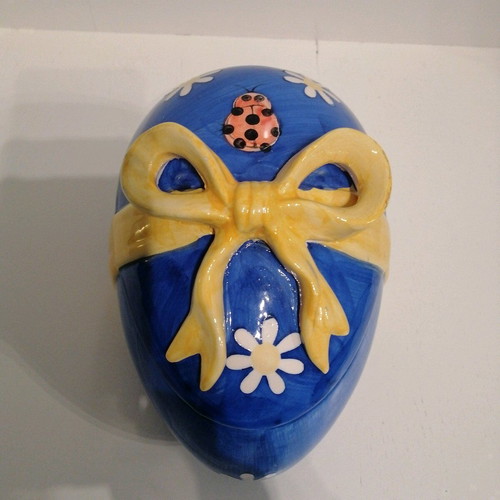 Vintage ceramic egg like new with lid and decorative details