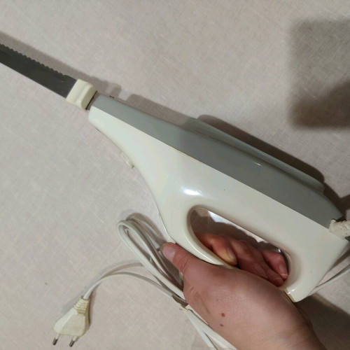 Electric knife GeBe new in excellent condition