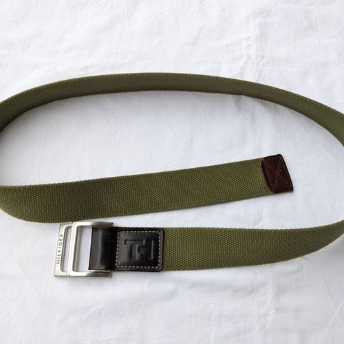 Tommy Hilfiger men's fabric belt like new, khaki with leather