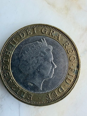 British 2-pound coin used, 1998, Technology design