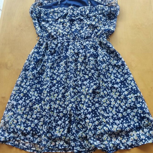 Floral summer dress with adjustable straps, like new, size M