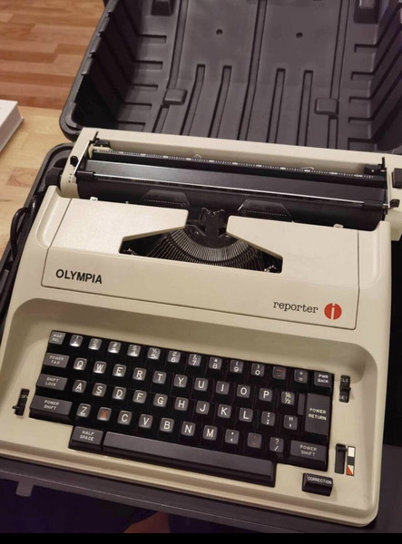 Γραφομηχανή Olympia Reporter 1983