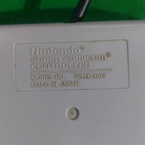 Super Nintendo Famicom (Japanese) like new with all cables and original controller