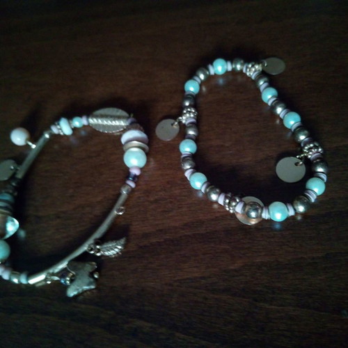 Double elastic bracelet used in rose gold with moonstones and bone beads