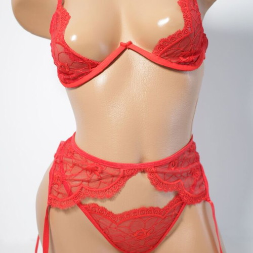 Lingerie set of three pieces with lace, new, red