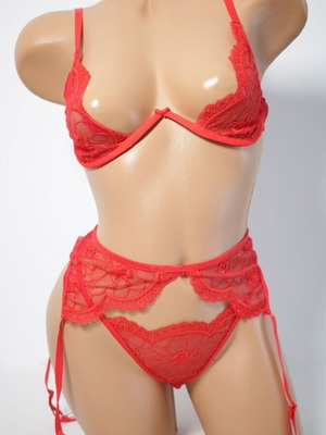 Lingerie set of three pieces with lace, new, red