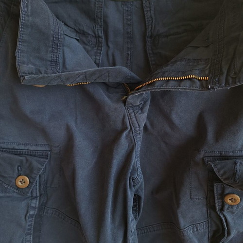 American Eagle men's cargo shorts size 30, dark blue