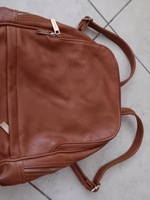 Γυναικεία τσάντα σακίδιο καφέ μεταχειρισμένη