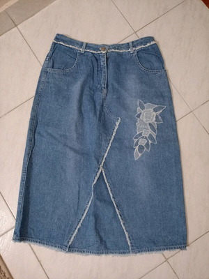 Denim midi skirt like new, blue with embossed design