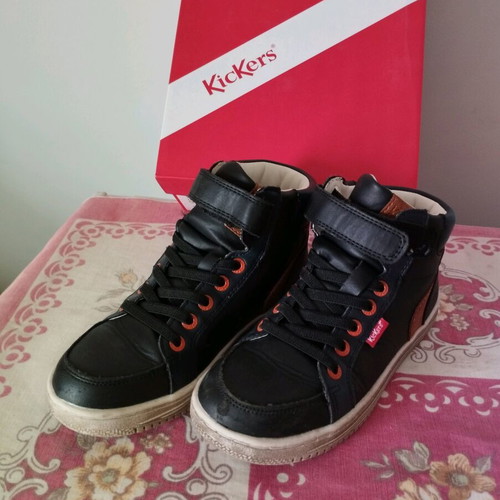 Kickers boots size 29 like new, black