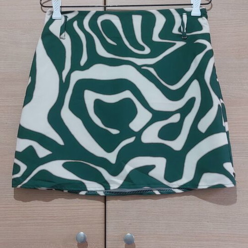 Mini skirt high waisted emerald abstract pattern like new