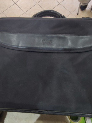 Τσαντά μεταφοράς λάπτοπ Case Logic μεταχειρισμένη, μαύρη χωρίς λουρί