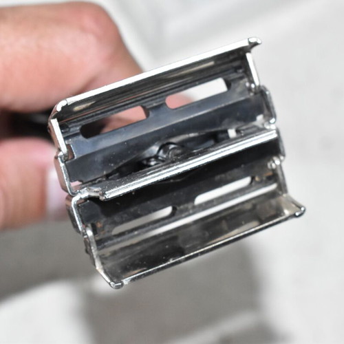 Vintage Safety Razor used with case and plastic handle