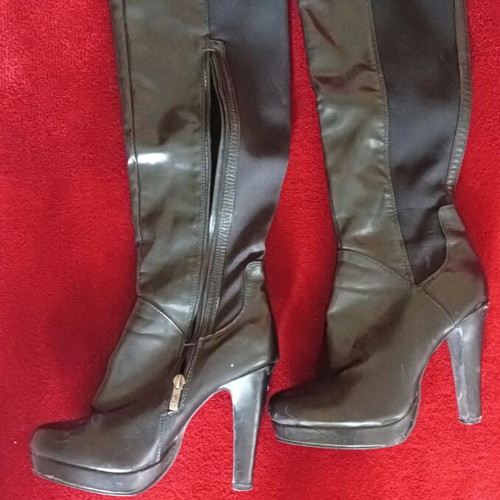 Knee-high boot used, size 40, black