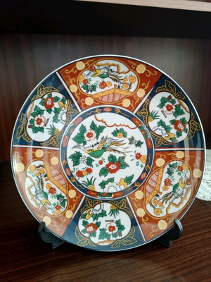 Imari porcelain decorative plate like new, 24 cm