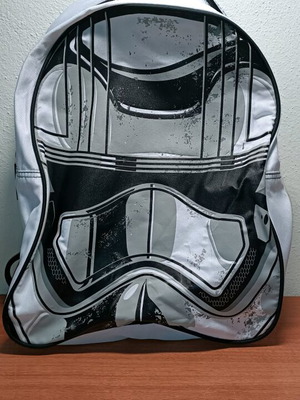 Star Wars backpack like new 40x35