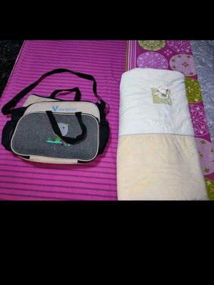 Crib blanket and baby bag like new, set