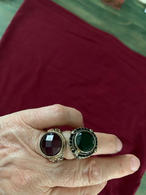 Vintage rings with green and burgundy stones like new