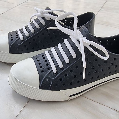 Beach shoes like new, unisex size 41, black and white