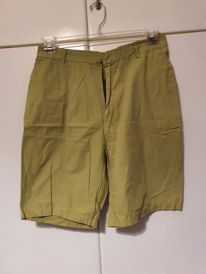 Summer bermuda shorts like new, light green
