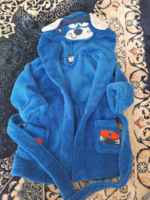 Warm baby dressing gown used, size 18 months, very soft