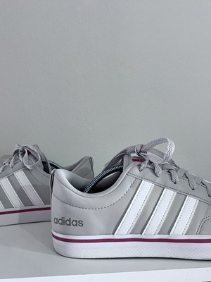 Adidas VS Pace 2.0 sneakers like new, grey, size 40 2/3