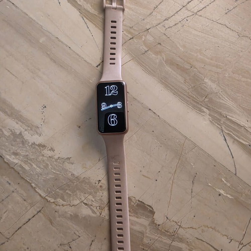 Huawei Band 7 used, needs new strap
