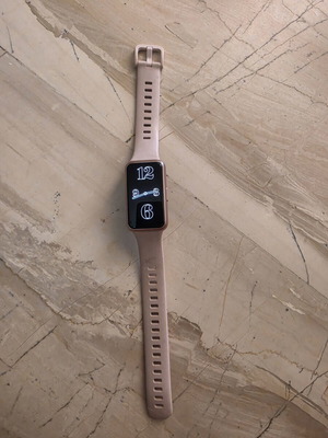Huawei Band 7 used, needs new strap