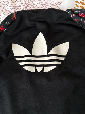Adidas ζακέτα XS σαν καινούργιο, μαύρο