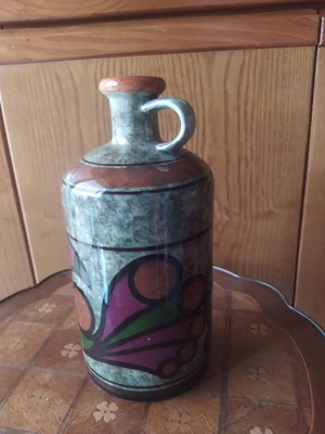 Terra ceramic vase like new with vintage colorful design