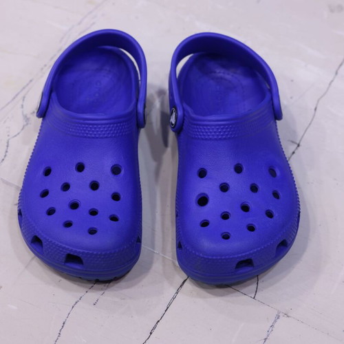 Crocs Classic Clog blue size 29-30 like new
