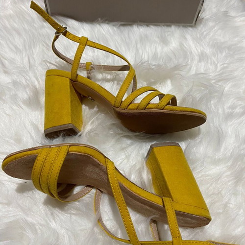 Tamaris yellow sandals size 36 like new, 9cm heel
